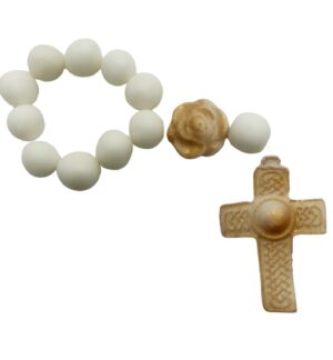 Różaniec ze złotym krzyżykiem 6szt.